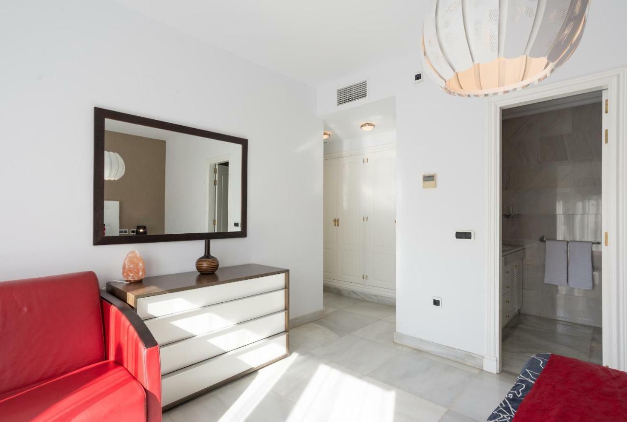 Luxury Duplex- 7 Minutes From The Beach Torremolinos Eksteriør billede