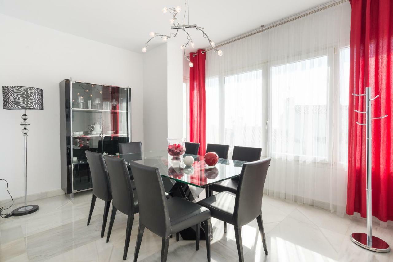 Luxury Duplex- 7 Minutes From The Beach Torremolinos Eksteriør billede