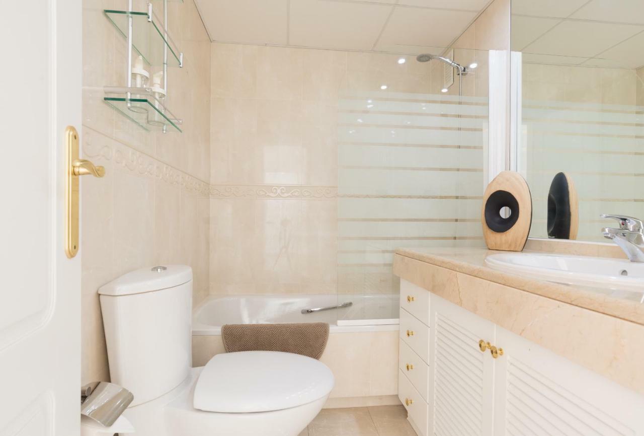 Luxury Duplex- 7 Minutes From The Beach Torremolinos Eksteriør billede